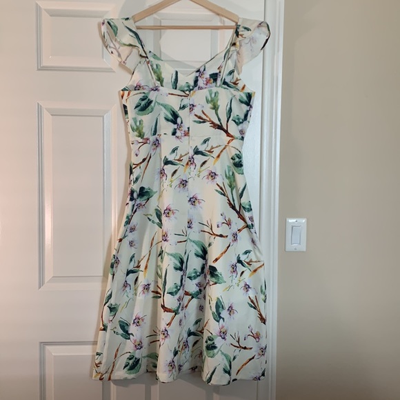 J by J.O.A. Floral Knee length A line Dress with Ruffled sleeves - Picture 3 of 10